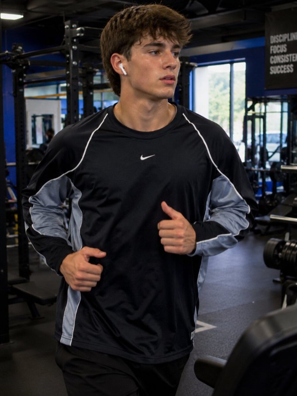 NIKE DRI-FIT LONG SLEEVE (MEDIUM)